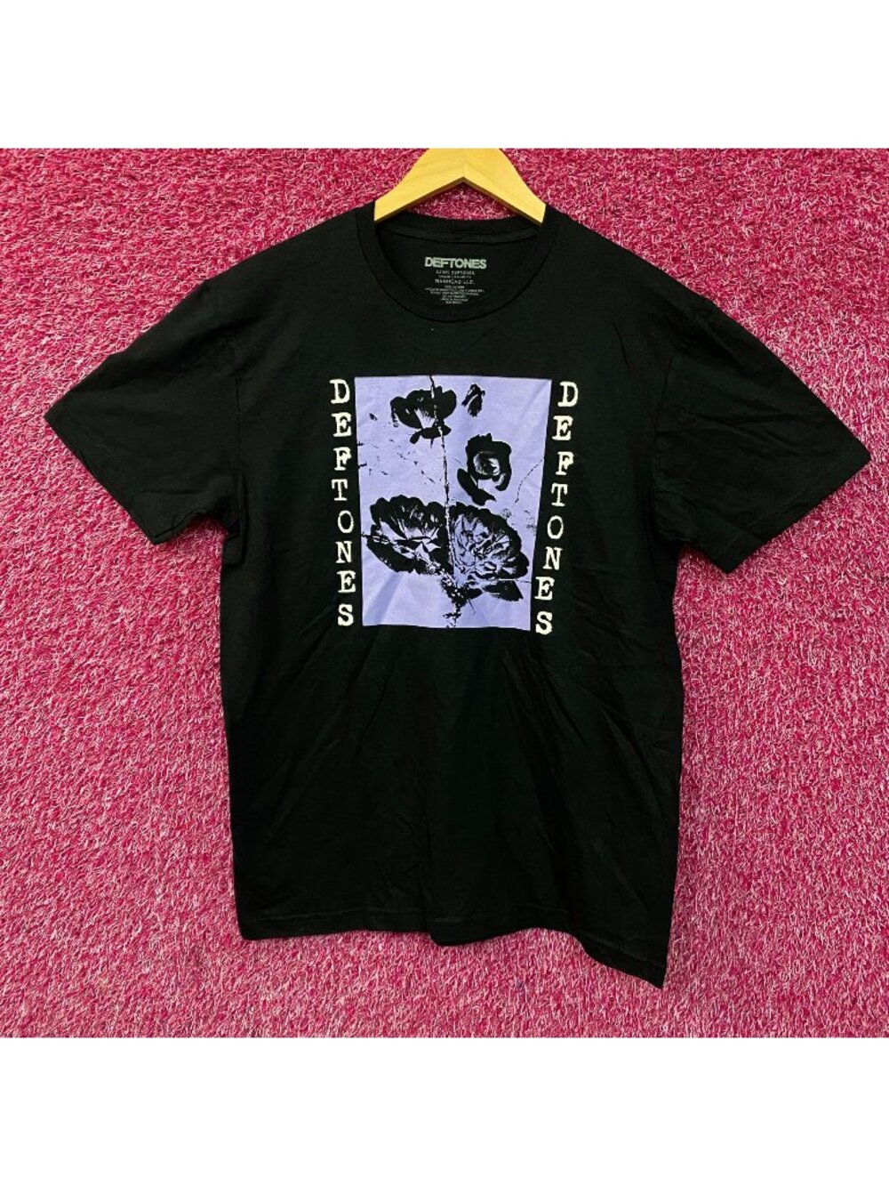 Deftones Black & Lavender Flowers Graphic Metal T-Shirt Large
